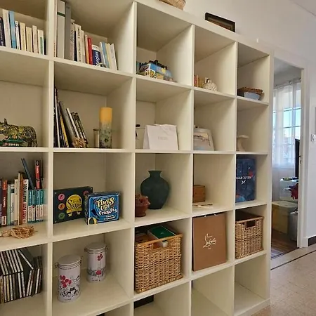 Porte Rouge Apartment