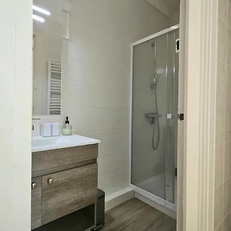 Porte Rouge Apartment